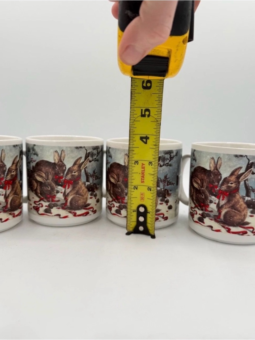 Set of 4 Vintage Winter Rabbits Coffee Mugs Taiwan Christmas Bunny Cups 10 Oz - Picture 8 of 9